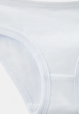 Комплект нижнего белья в белом цвете